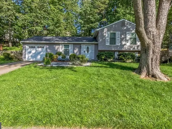 15337 Edgehill Dr, Dumfries, VA 22025