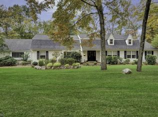 90 Dogwood Ter, Millington, NJ 07946