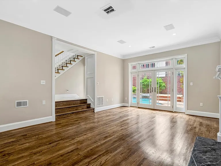 303 S Union St — Photo 8