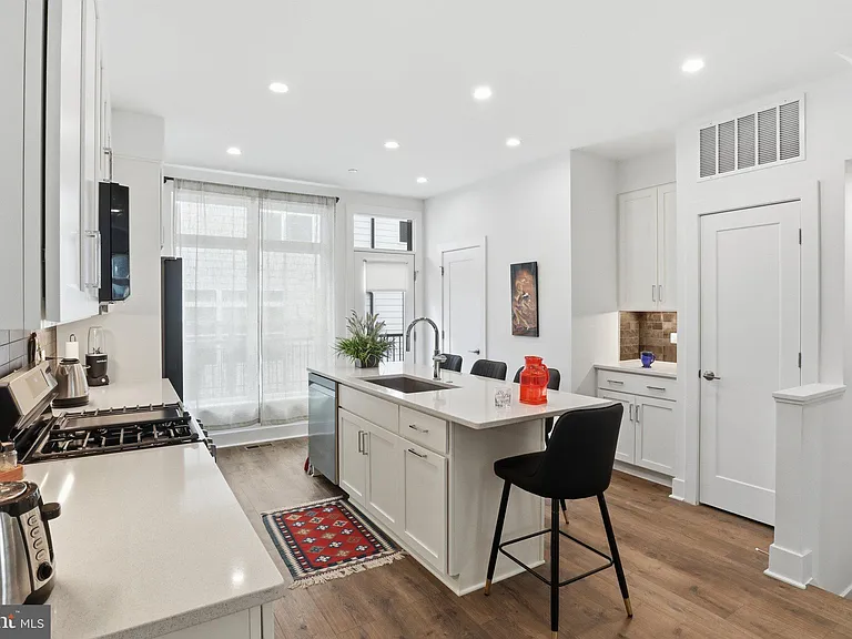 2103 Tysons Rd — Photo 12