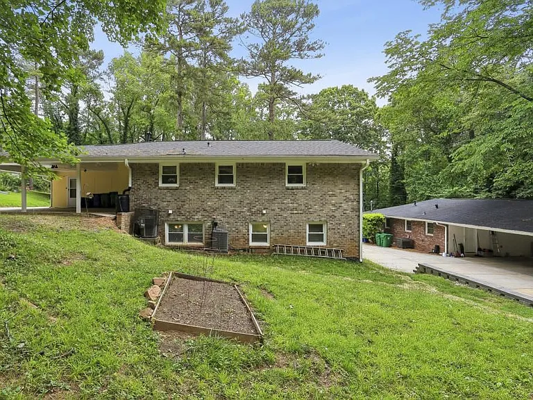 2889 White Oak Dr — Photo 15