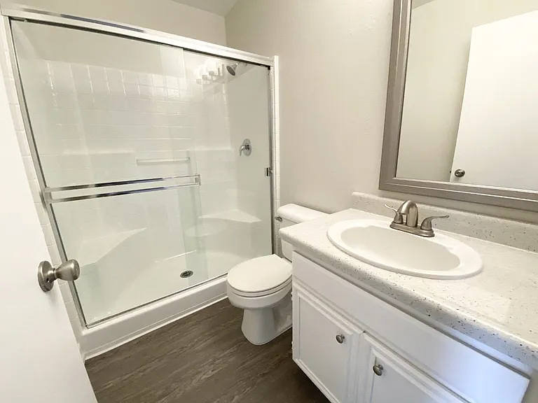 Chateau Spring Gardens Apartments — Photo 66
