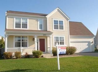 497 S Beacon Ln, Round Lake, IL 60073