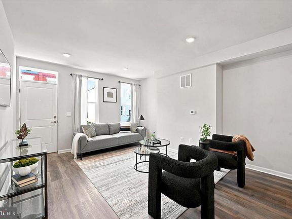 4th image of 1207 S Harmony St
