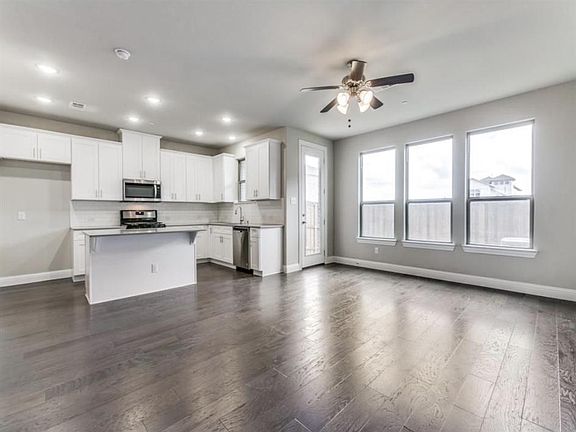 4th image of 4564 Titus Cir