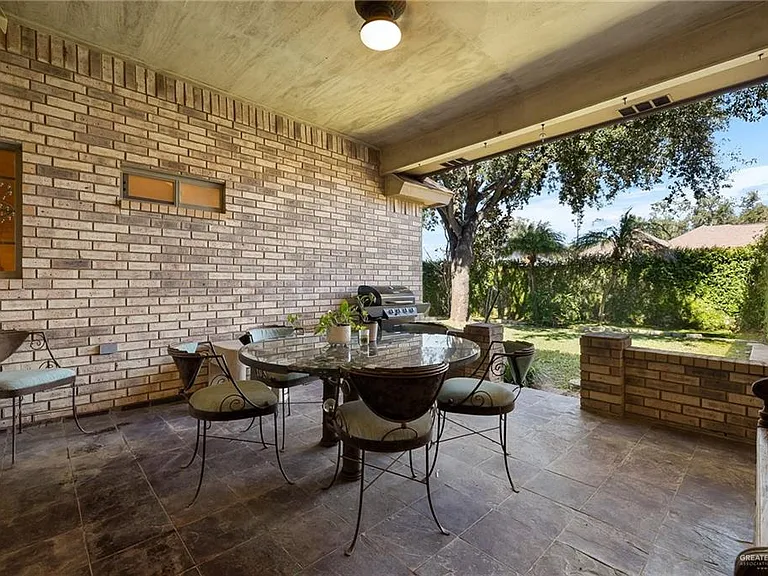 513 E Bluebird Ave — Photo 18