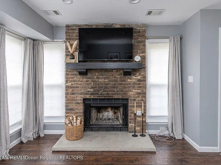 25 Duncan Way — Photo 4