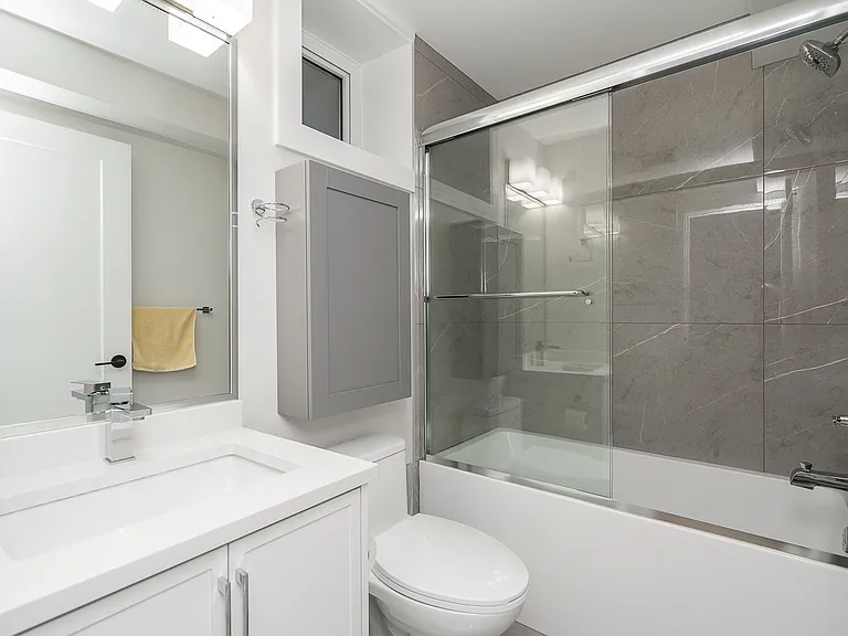 8090 Selkirk St #BASEMENT — Photo 9