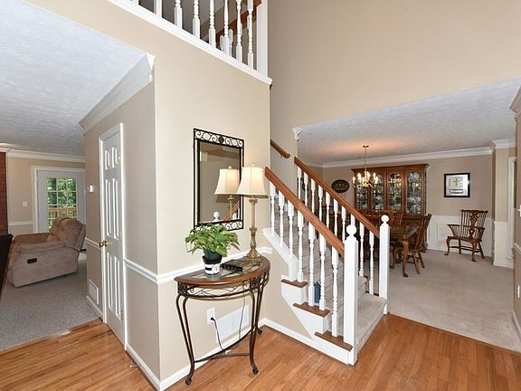 3rd image of 935 Brentwood Ave