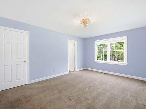 4th image of 2071 Knight St