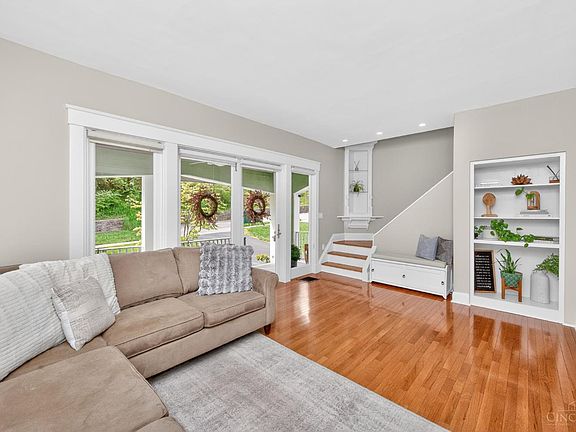 5th image of 3616 Parkline Ave