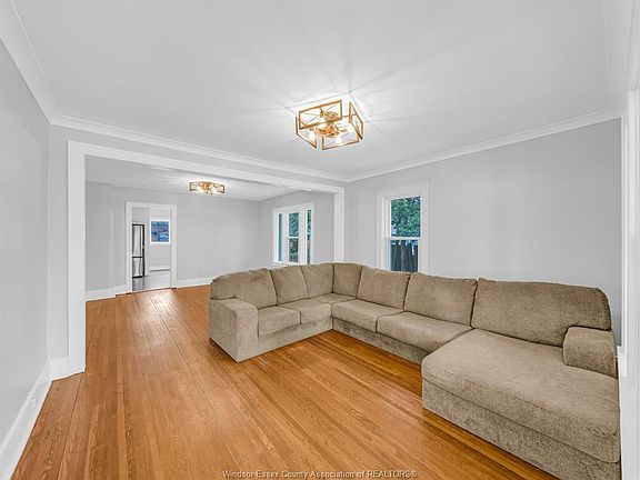 4th image of 21 Beech St