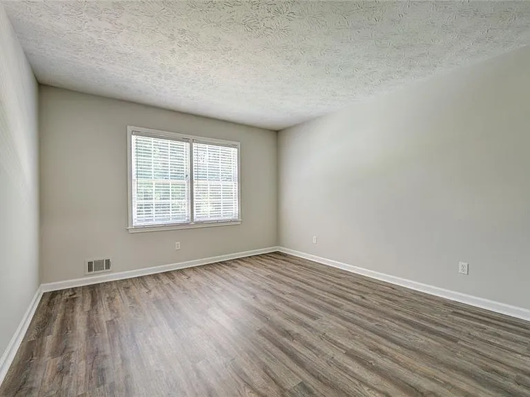 4566 Mountain Creek Dr NE — Photo 12
