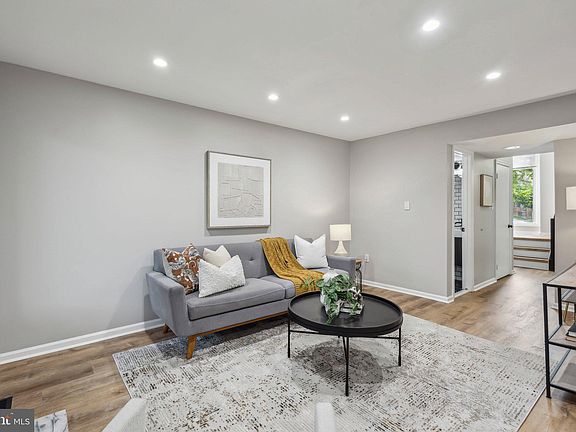 5th image of 1070 Trevino Ln