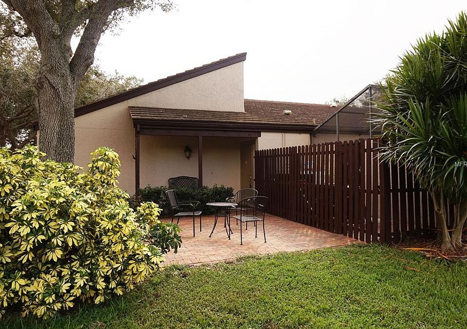 1st image of 3949 Glen Oaks Manor Dr