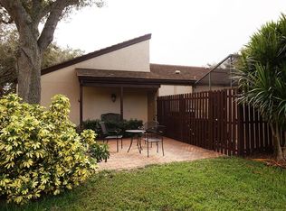 3949 Glen Oaks Manor Dr, Sarasota, FL 34232
