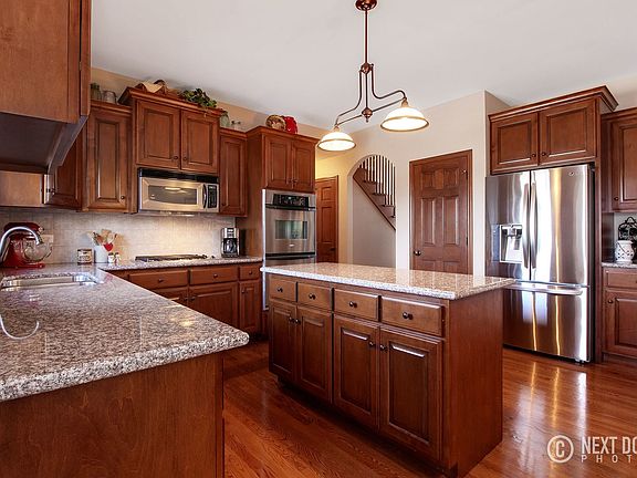 Gourmet kitchen is a cooks delight!