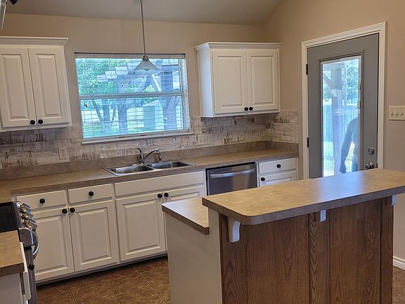 4th image of 11200 Triple Crown Dr