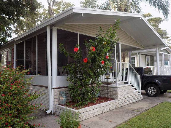 3rd image of 9108 Berkshire Ln