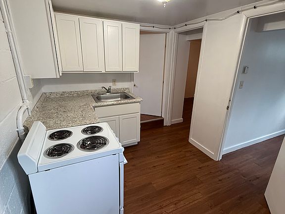 4th image of 125 W Park Ave Unit 11