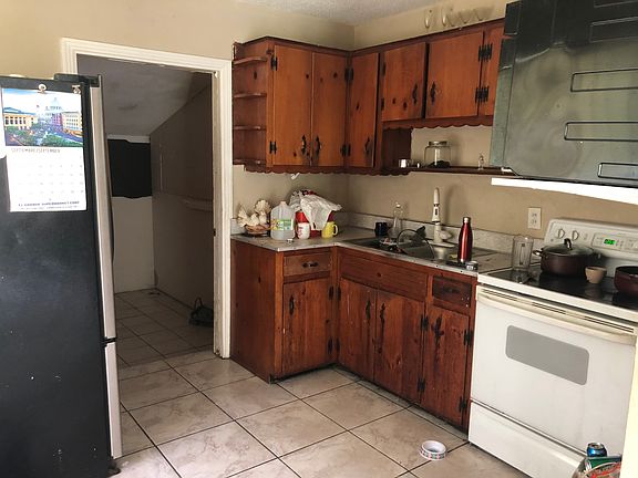 4th image of 1006 E Seneca Ave