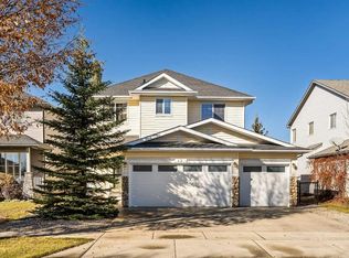 42 SE Drake Landing Dr, Okotoks, AB T1S0B9