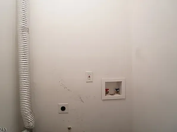 290 S 6th St #A, Newark, NJ 07103