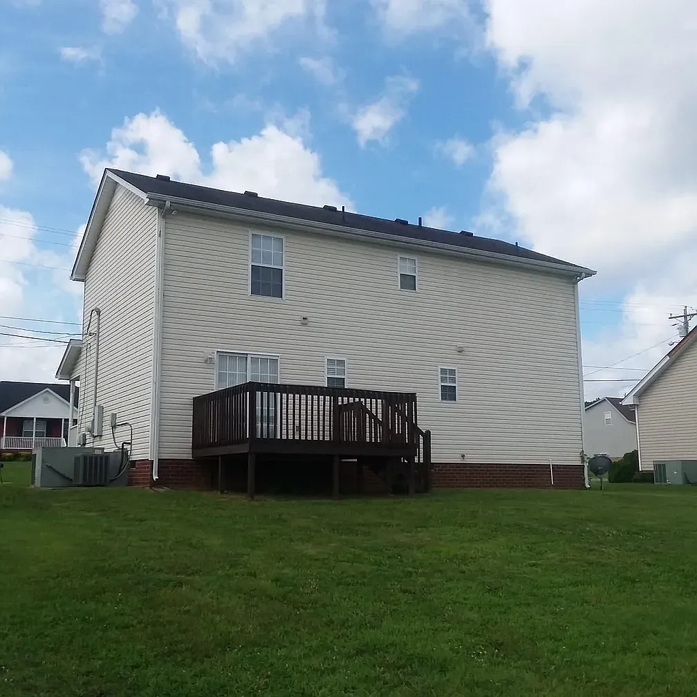 3 bed, 2.5 bath, 1452 sqft, $2,000 — Photo 2