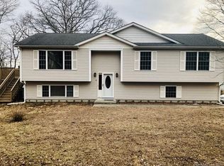 21 W Palmer St, Killingly, CT 06239