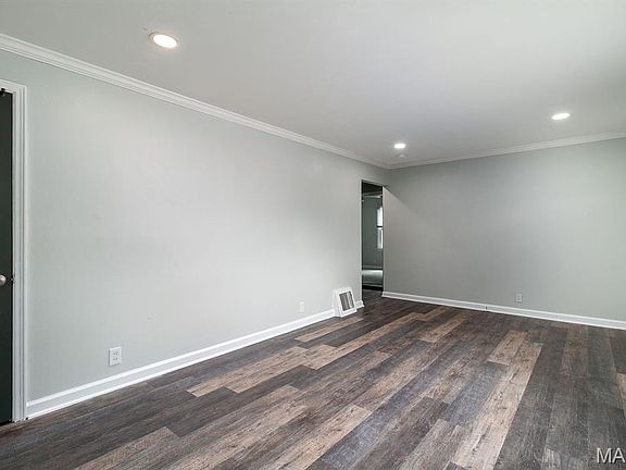 5th image of 10212 Surf Dr