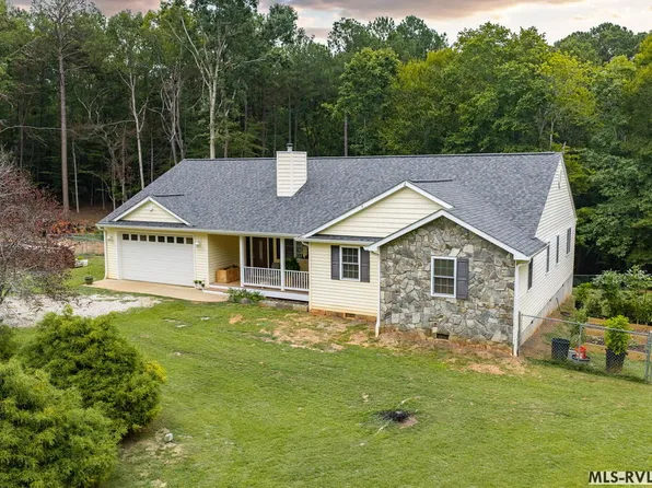 137 Jamestown Ln, Bracey, VA 23919