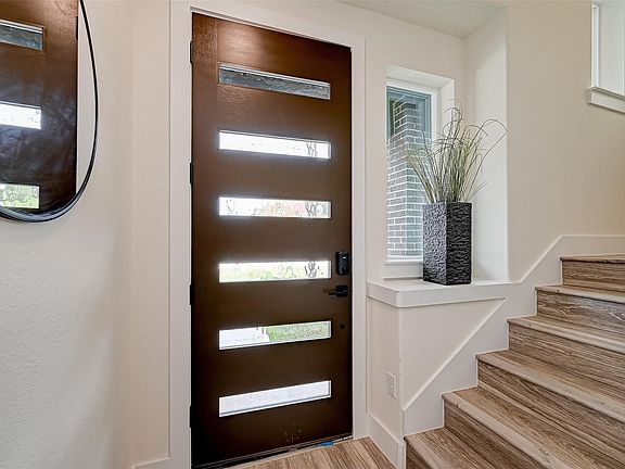 3rd image of 2905 Nagle St #2905