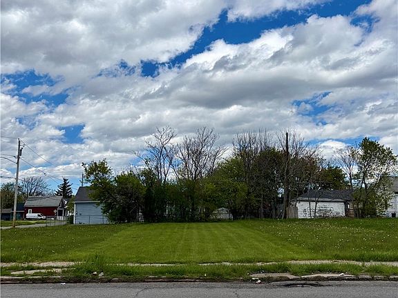 5th image of 746 William St Lot 35