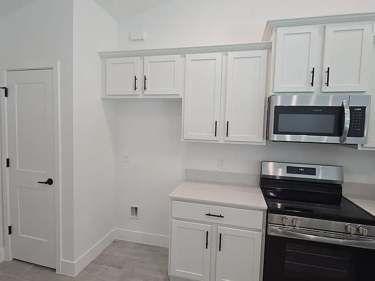 4061 Birnam Ter — Photo 12
