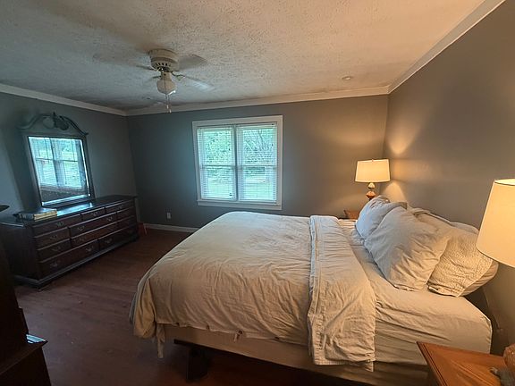 4th image of 1576 Lake Spring Rd