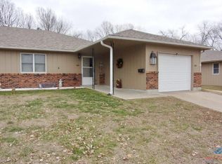 5407 Southlake Dr, Sedalia, MO 65301
