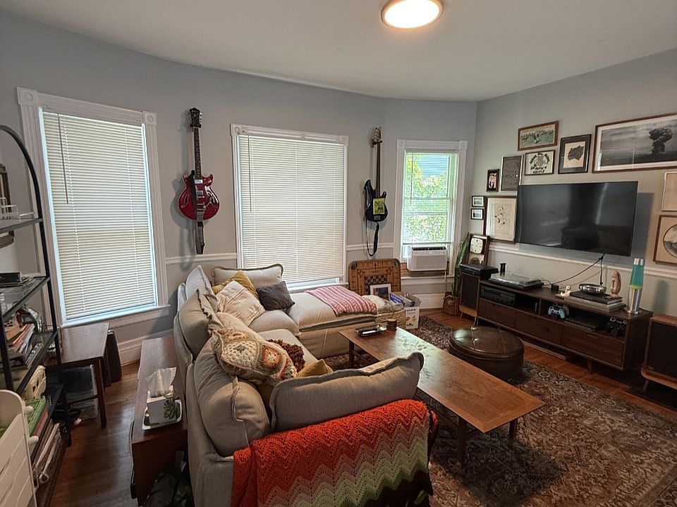 1st image of 43 Birch Cres Unit 1