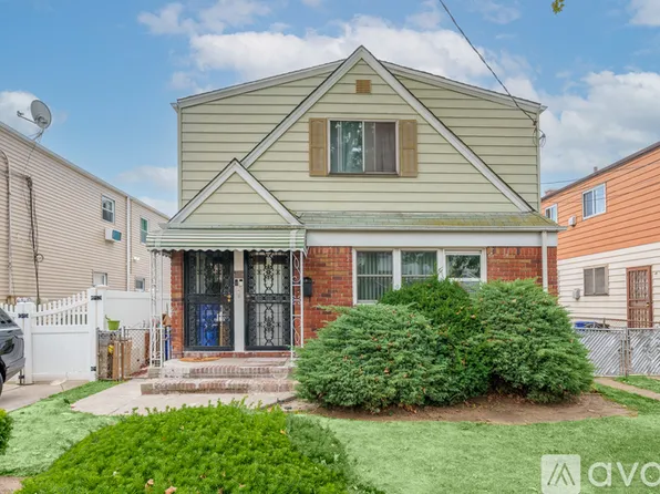 11944 Springfield Blvd, Jamaica, NY 11411