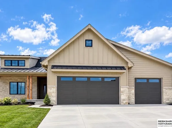 6403 S 214th St, Elkhorn, NE 68022