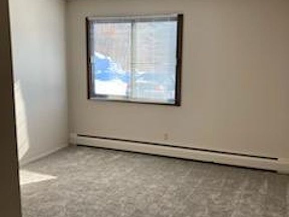 4th image of 107 7th St N Unit 5