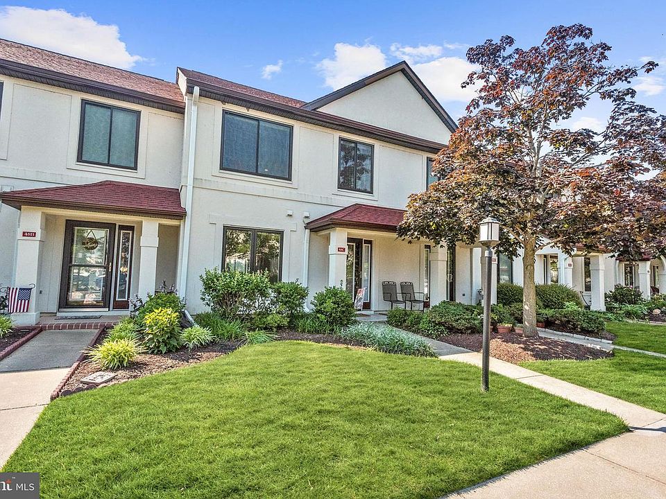 1st image of 48C Queen Guinevere Way