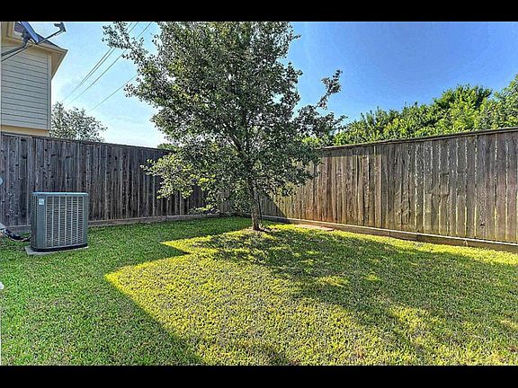 5th image of 2621 Edgefield Lakes Dr