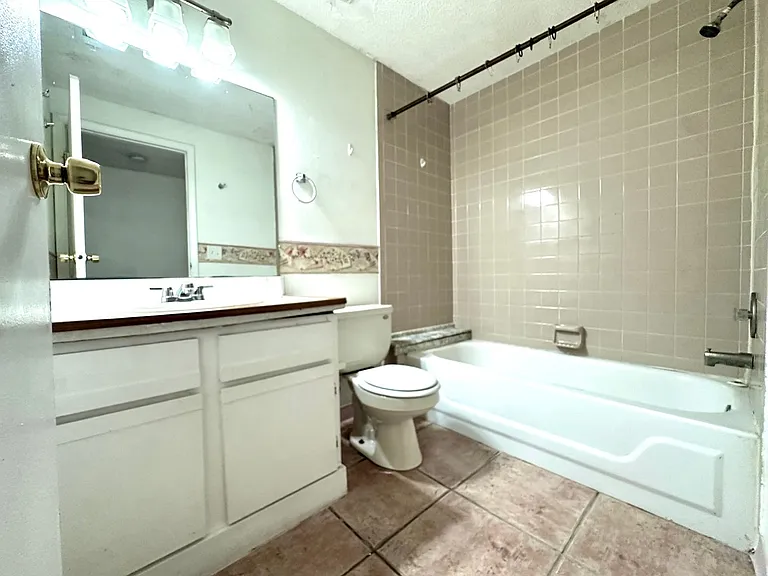 135 Hunter Lake Dr #F — Photo 9