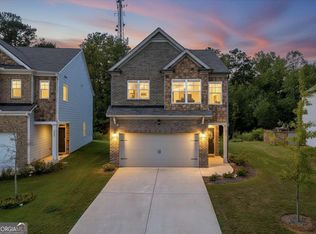 930 Bentley Dr, Fairburn, GA 30213