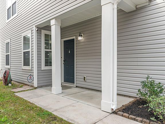 3rd image of 8863 Arbor Glen Dr