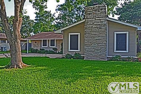 4th image of 1043 Shadow Wood Ln