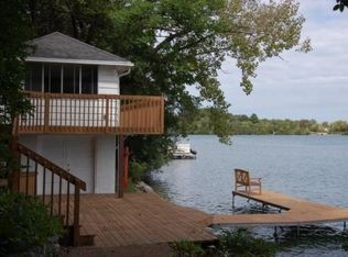 3220 N Interlaken Dr, Summit, WI 53066