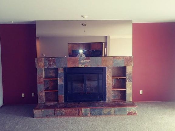 5th image of 204 E 1st Ave APT 1