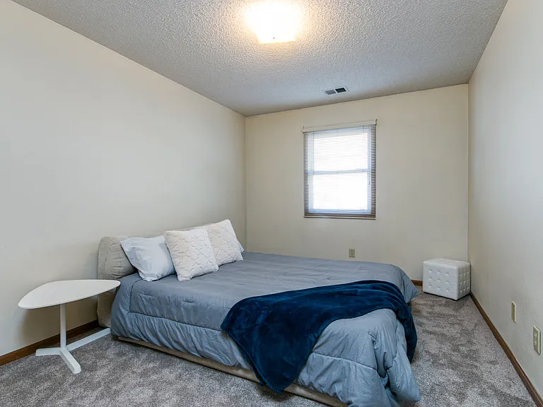 1620 McCain Ln — Photo 8