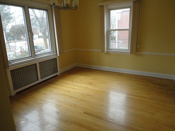 3rd image of 115 Nugent St